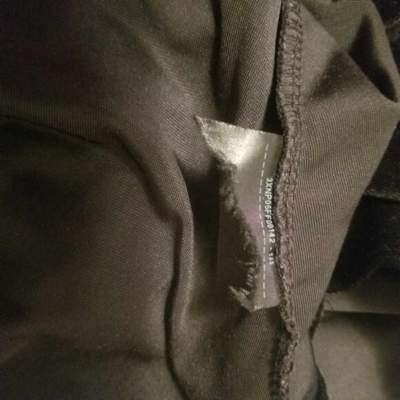 90's Inspired GUESS Women's 3/4 Sleeve Erika Cold Shoulder Velvet Top Sz M - Picture 3 of 5